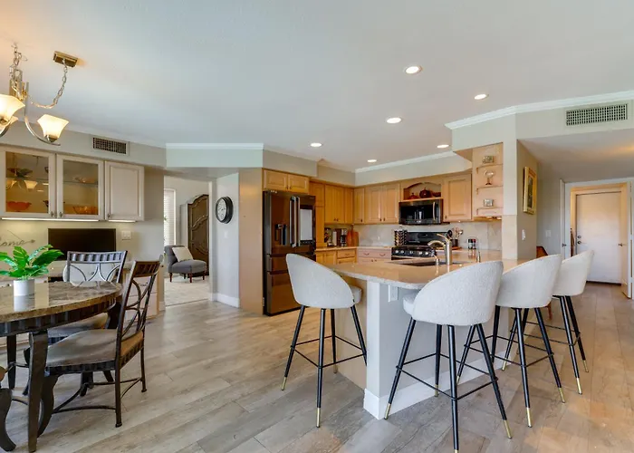 Holiday home Lakefront Living! Huge W/ Pool Table Phoenix