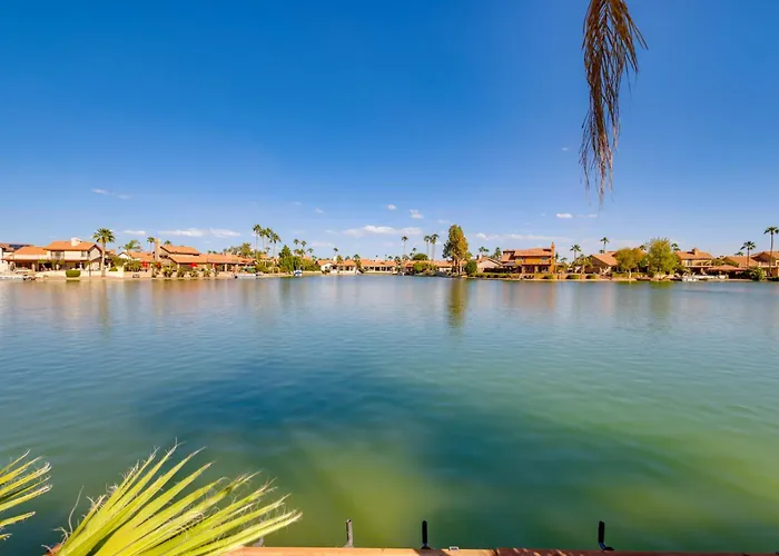 Holiday home Lakefront Living! Huge W/ Pool Table